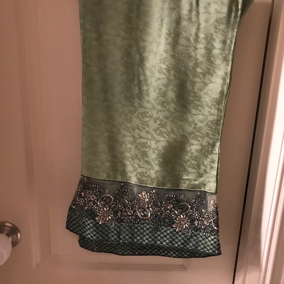 Short net frauk with net Duppta and trouser - Picture 4 of 4